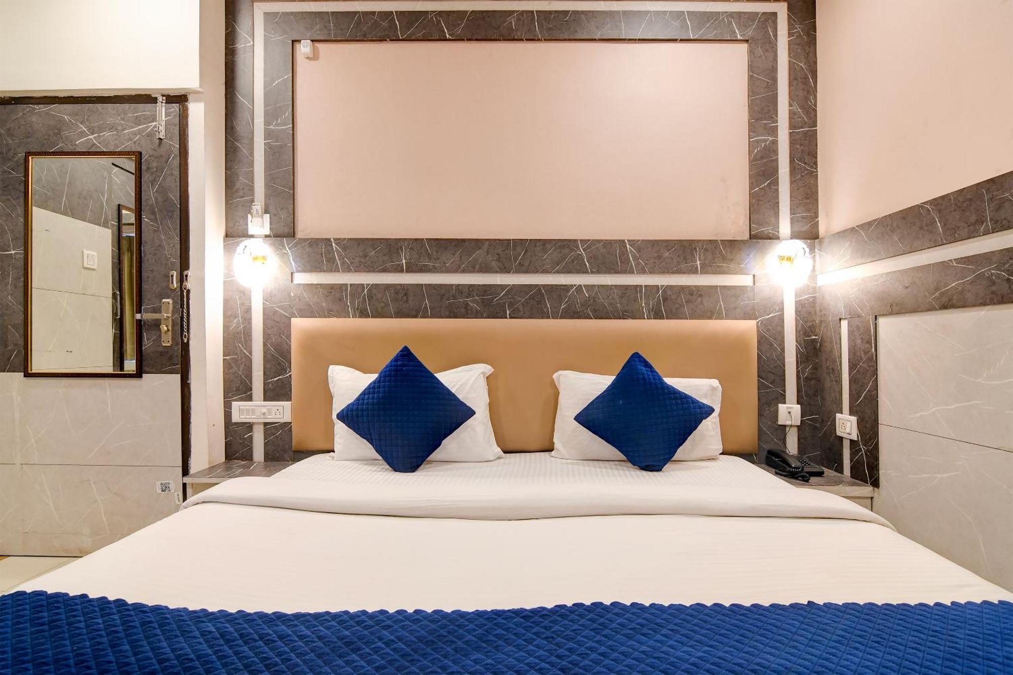 Hotel Q Inn Calcutta Exterior foto
