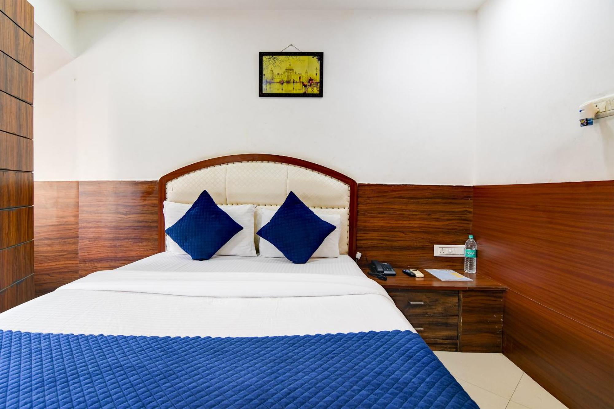 Hotel Q Inn Calcutta Exterior foto