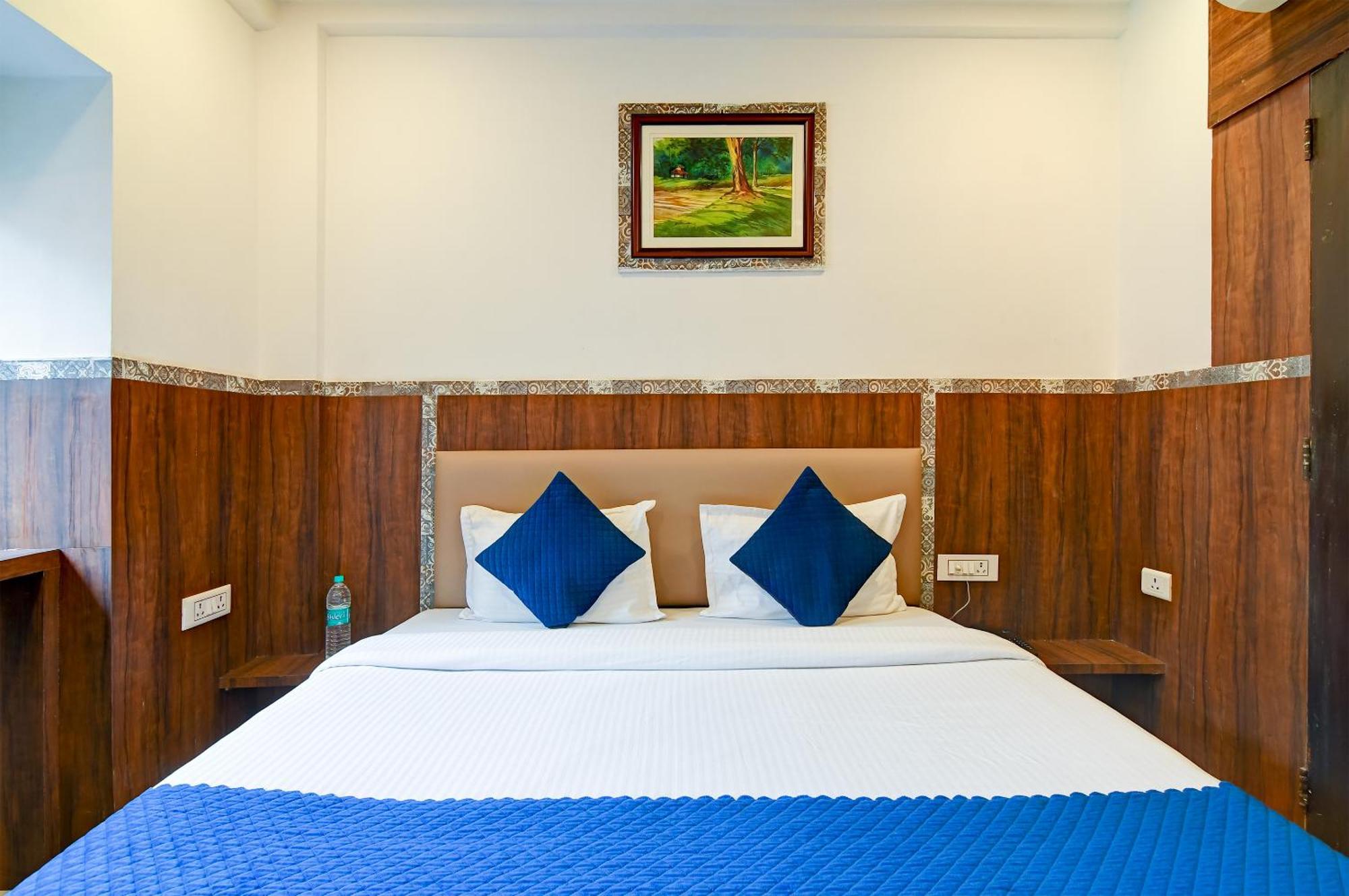 Hotel Q Inn Calcutta Exterior foto