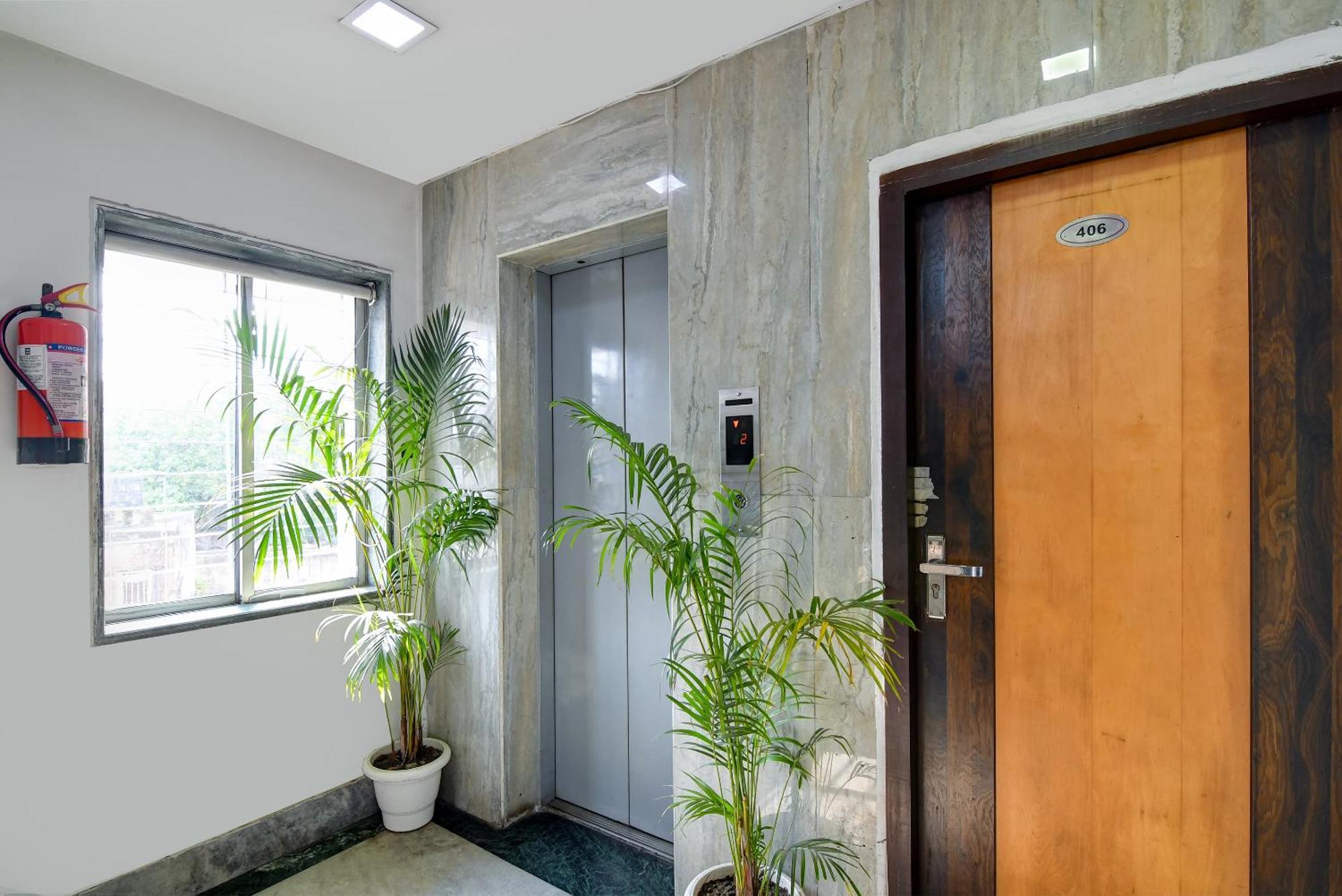 Hotel Q Inn Calcutta Exterior foto
